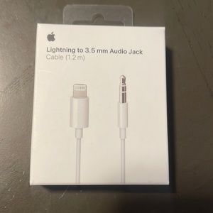 Apple Lighting to 3.5 mm Audio Jack cable